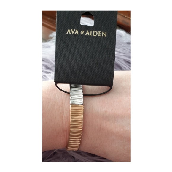 😍NWT STRETCHY MATTE BRACELET - Picture 4 of 7